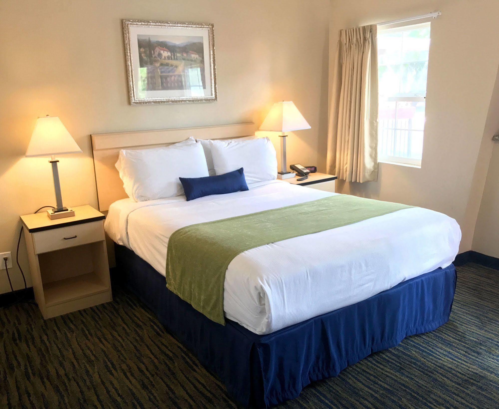 Napa Discovery Inn Luaran gambar